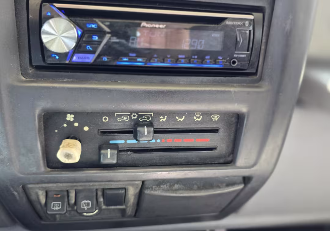 1998 Jeep Wrangler - 1J4FY19S3WP784780 - Image #10