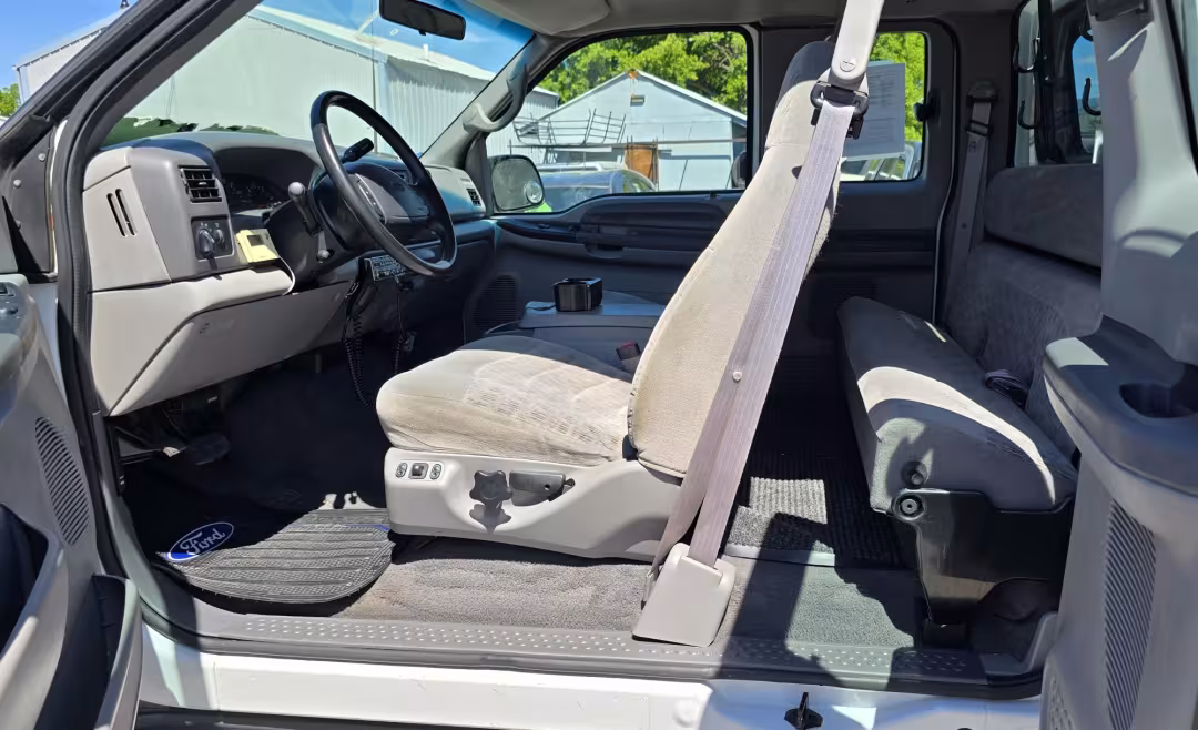 1999 Ford F-250 SD - 1FTNX21S9XEA99654 - Image #18