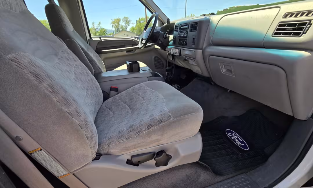 1999 Ford F-250 SD - 1FTNX21S9XEA99654 - Image #19