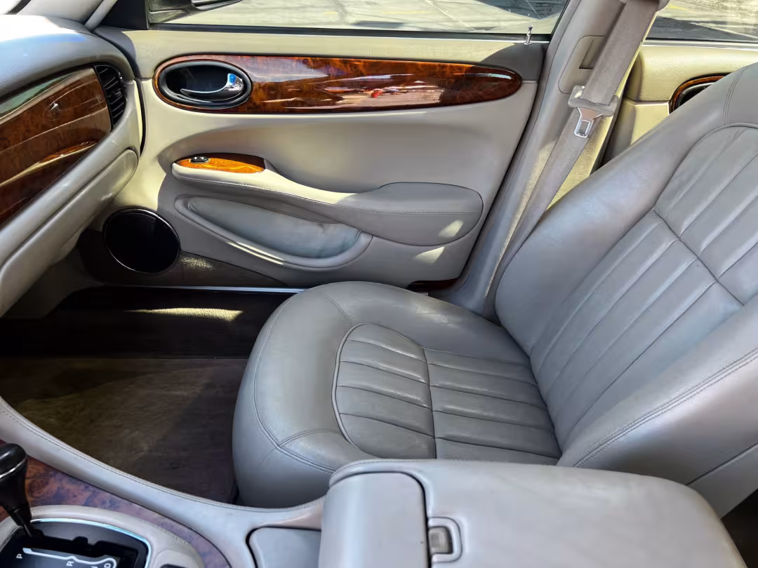 1999 Jaguar XJ Sedan - SAJHX6047XC854577 - Image #15