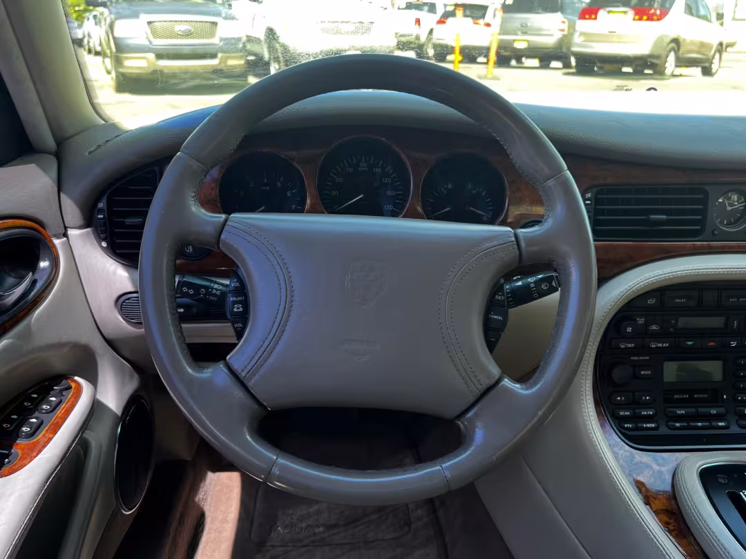1999 Jaguar XJ Sedan - SAJHX6047XC854577 - Image #16