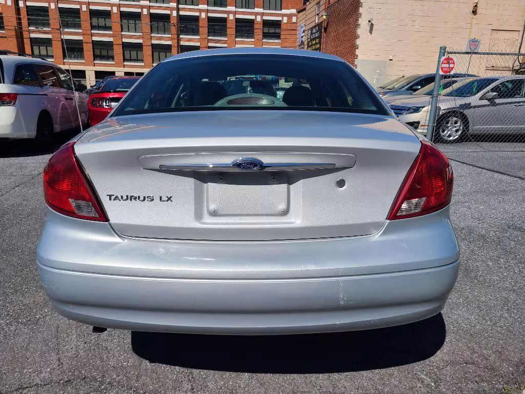 2001 Ford Taurus - 1FAFP52U61A167158 - Image #3