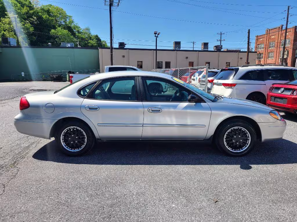 2001 Ford Taurus - 1FAFP52U61A167158 - Image #5