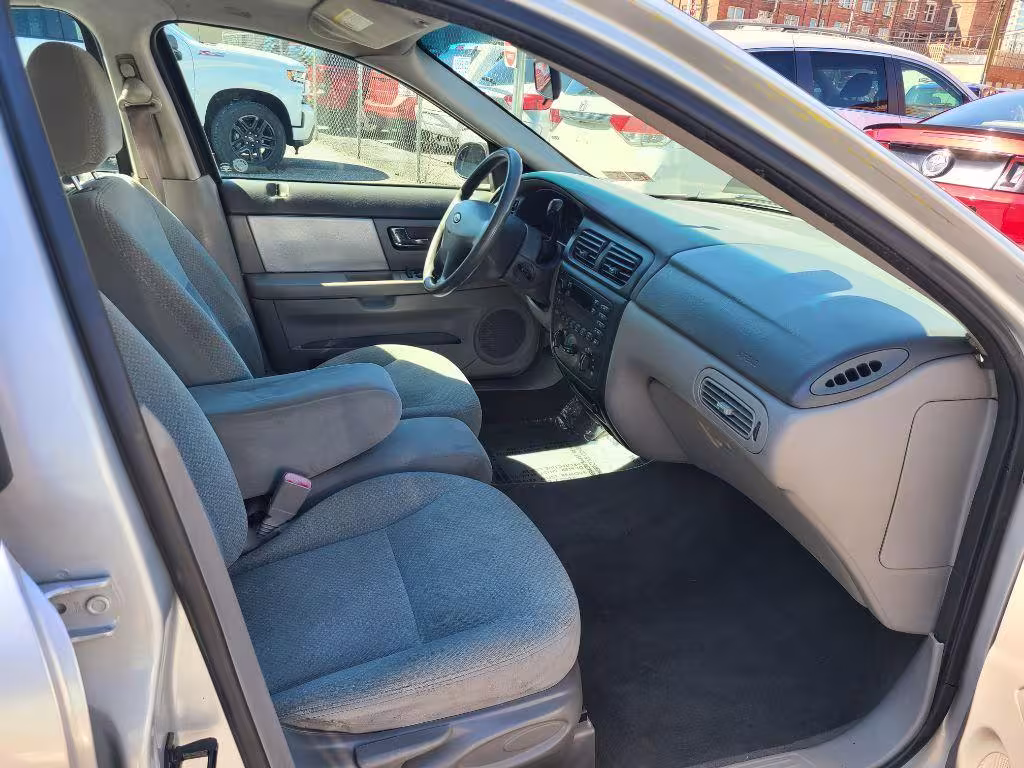 2001 Ford Taurus - 1FAFP52U61A167158 - Image #9