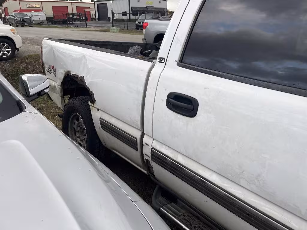 2002 Chevrolet Silverado 1500 - 1GCGK13U92F235168 - Image #4
