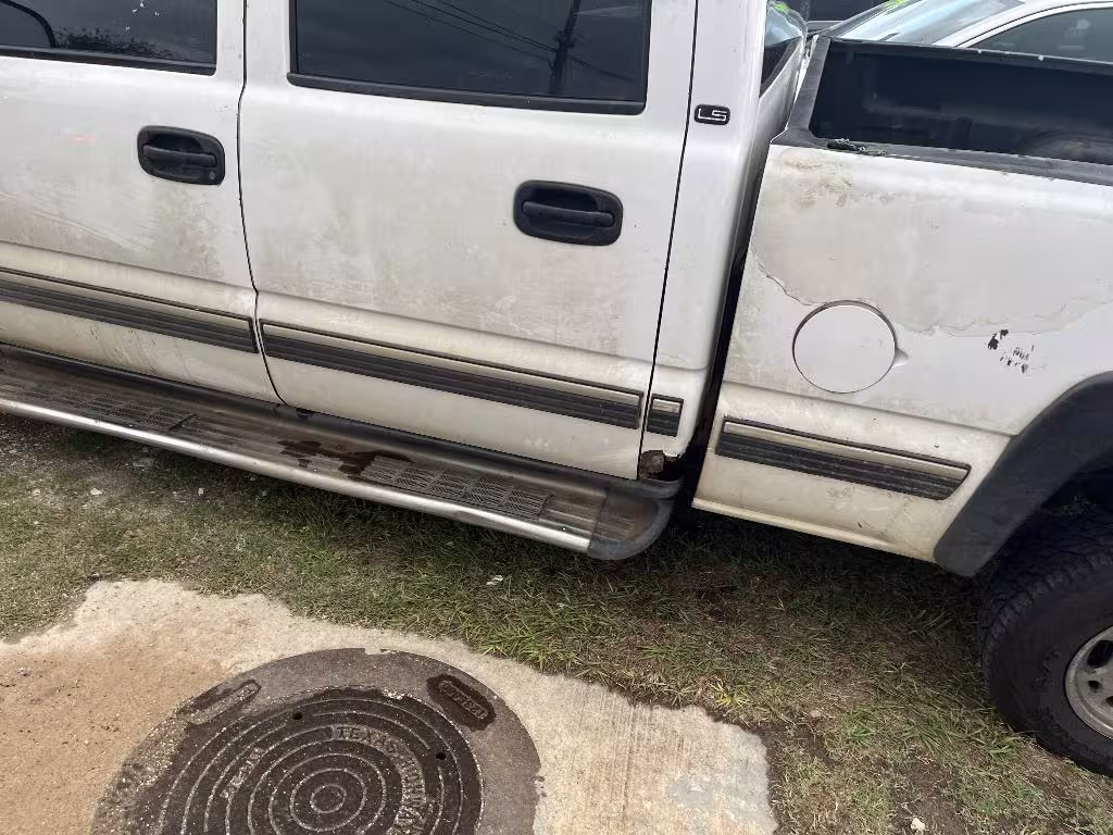 2002 Chevrolet Silverado 1500 - 1GCGK13U92F235168 - Image #6