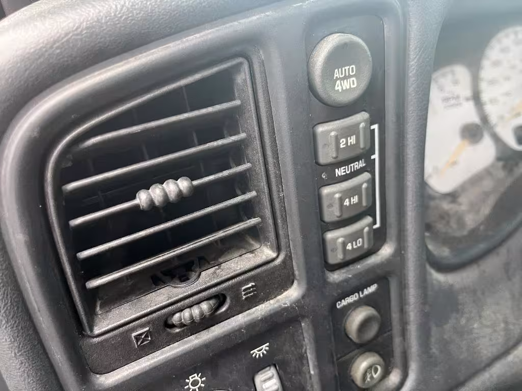 2002 Chevrolet Silverado 1500 - 1GCGK13U92F235168 - Image #7