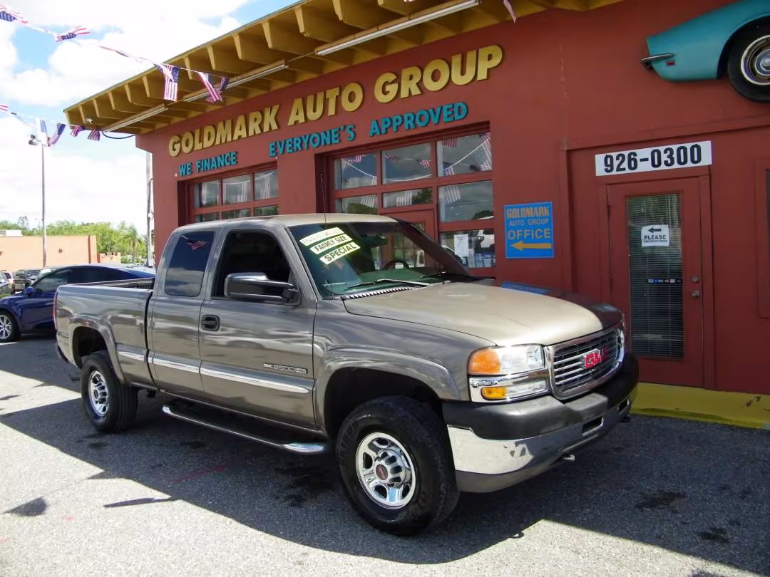 2002 GMC Sierra 2500HD - 1GTHC29U52E304152 - Image #1
