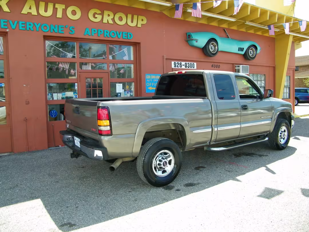 2002 GMC Sierra 2500HD - 1GTHC29U52E304152 - Image #2