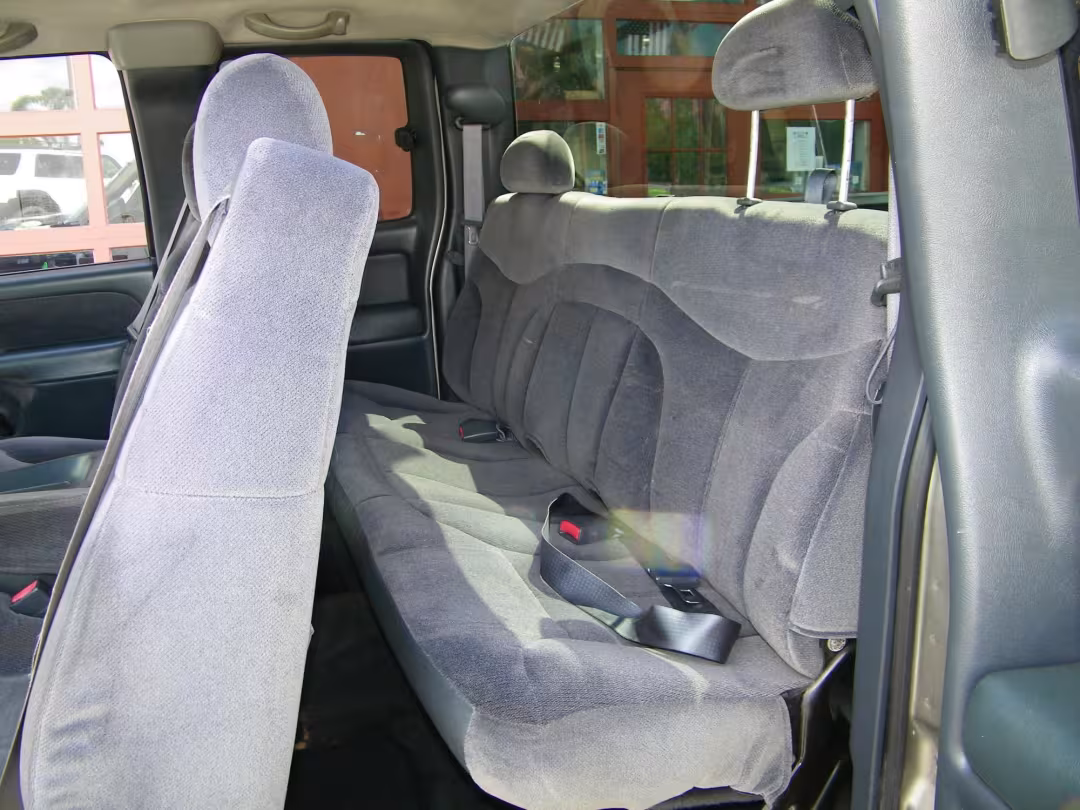 2002 GMC Sierra 2500HD - 1GTHC29U52E304152 - Image #9