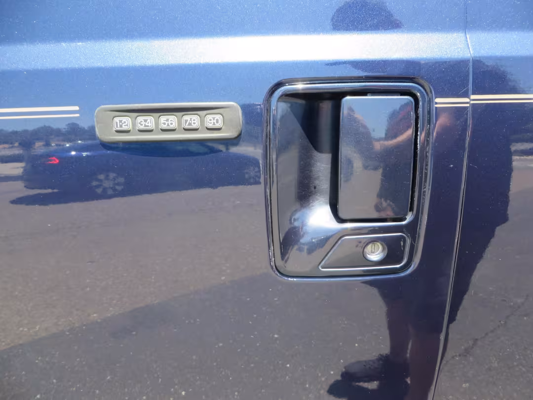 2003 Ford Excursion - 1FMSU45PX3ED70773 - Image #23