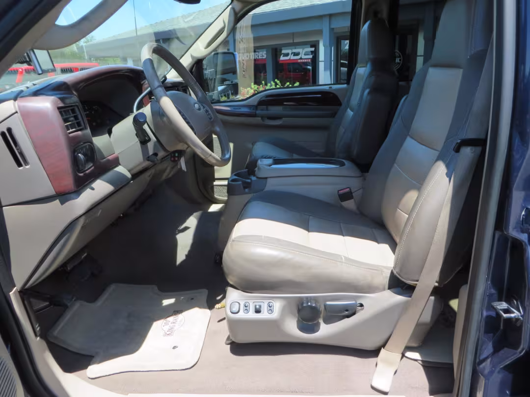 2003 Ford Excursion - 1FMSU45PX3ED70773 - Image #28