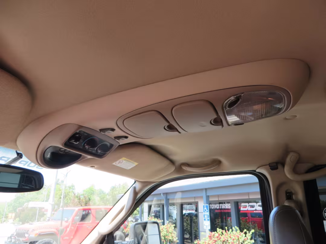 2003 Ford Excursion - 1FMSU45PX3ED70773 - Image #33
