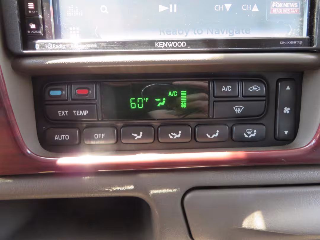 2003 Ford Excursion - 1FMSU45PX3ED70773 - Image #38