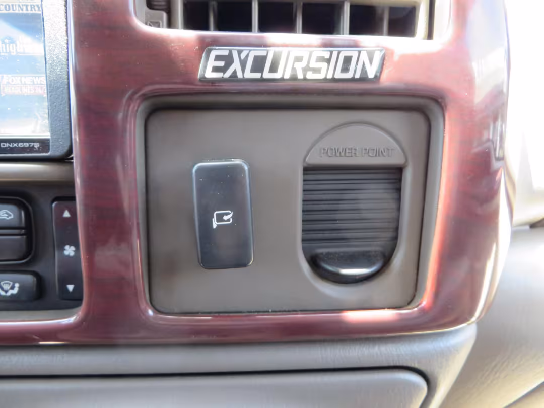 2003 Ford Excursion - 1FMSU45PX3ED70773 - Image #39