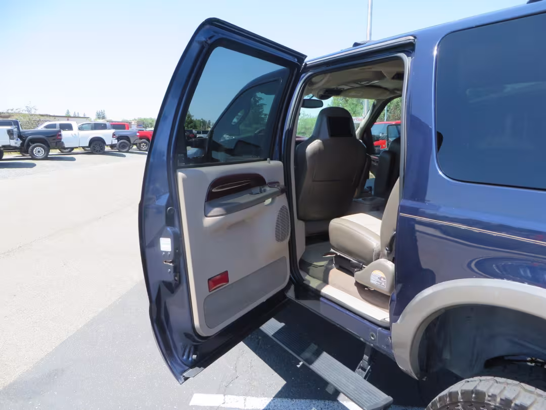 2003 Ford Excursion - 1FMSU45PX3ED70773 - Image #49