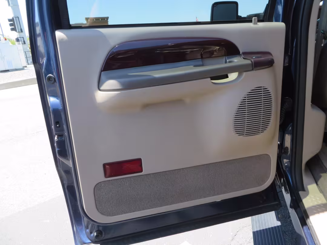 2003 Ford Excursion - 1FMSU45PX3ED70773 - Image #50