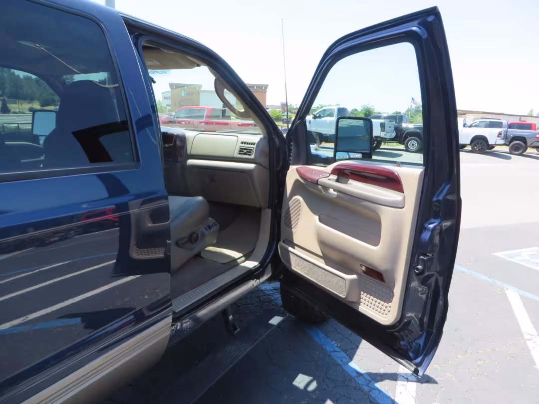2003 Ford Excursion - 1FMSU45PX3ED70773 - Image #59