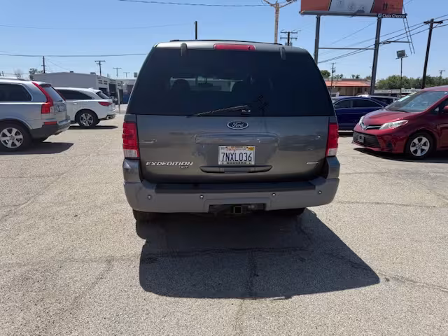 2003 Ford Expedition - 1FMFU15L13LB95838 - Image #2