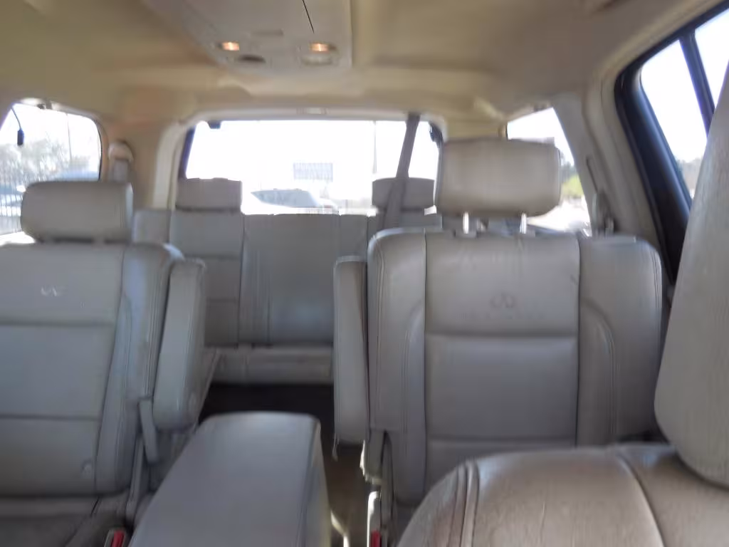 2004 Infiniti QX56 - 5N3AA08A64N808928 - Image #3