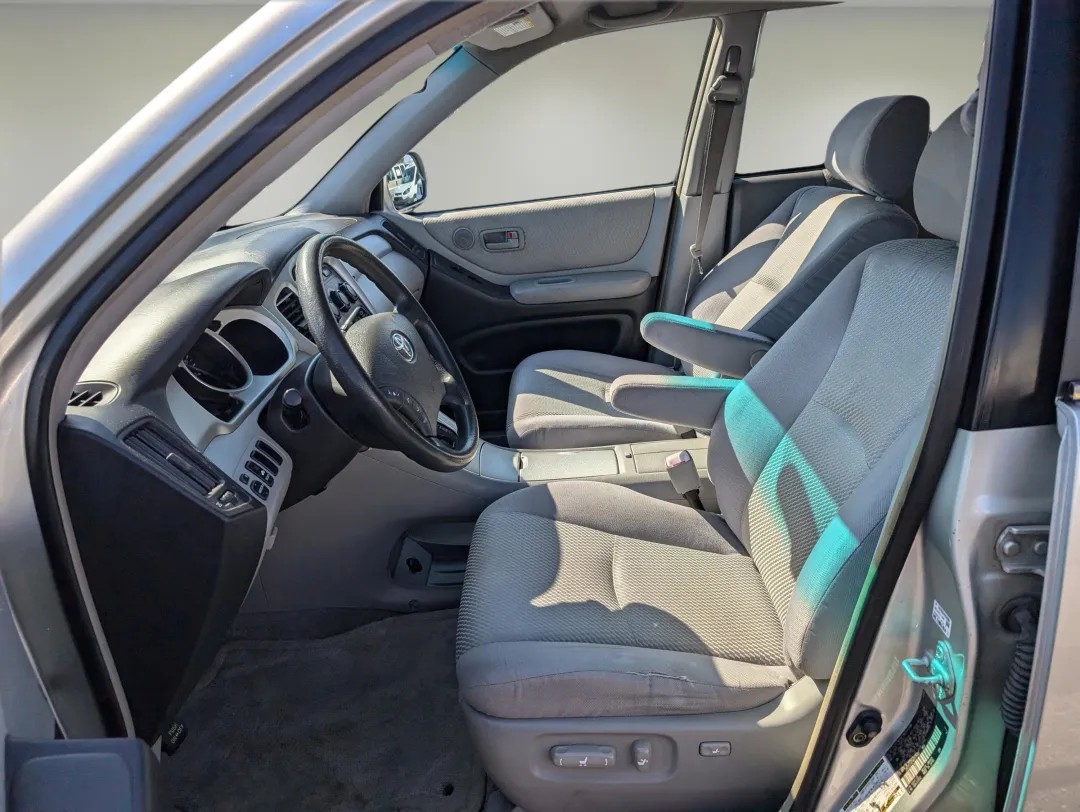2004 Toyota Highlander - JTEGP21A740017540 - Image #10