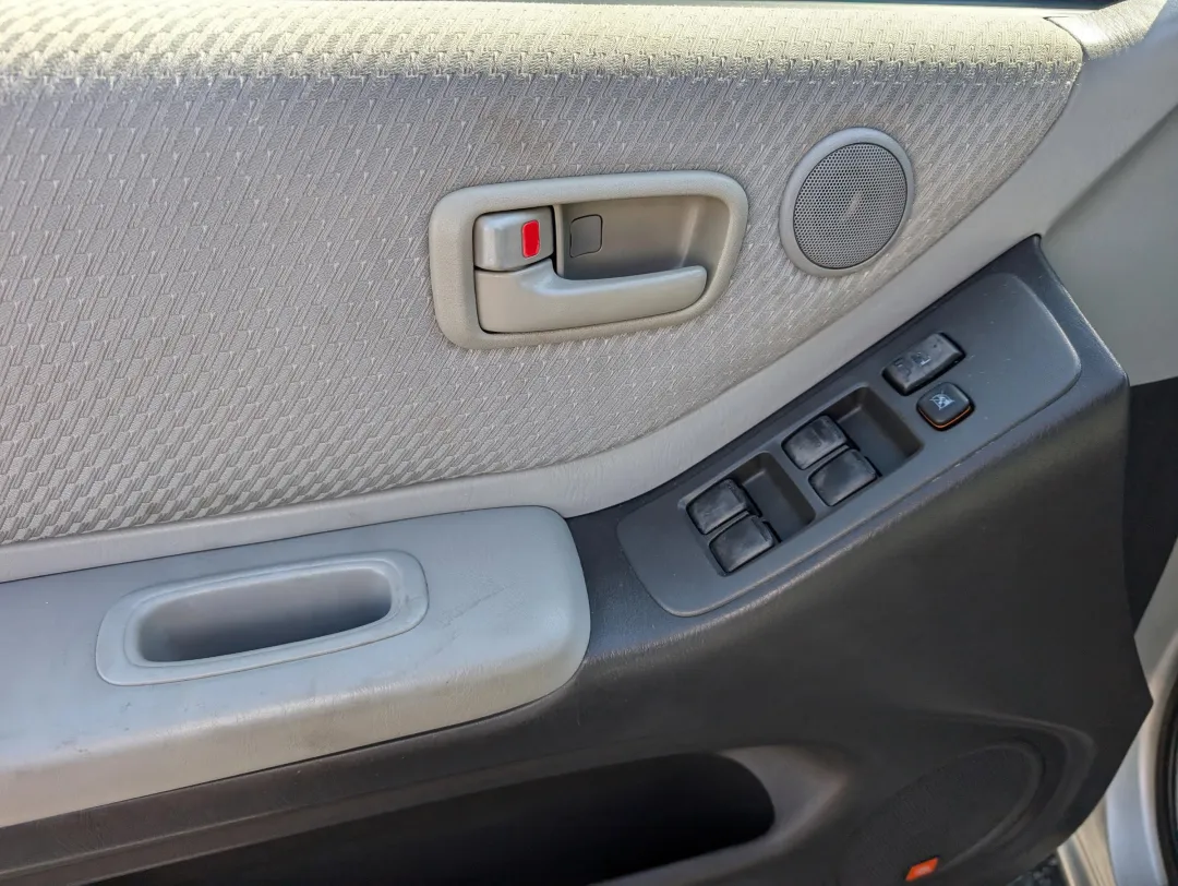2004 Toyota Highlander - JTEGP21A740017540 - Image #9