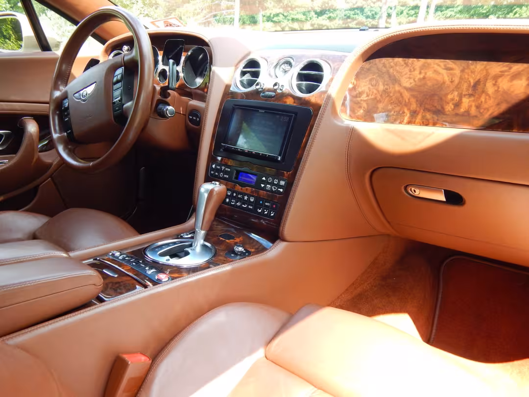 2005 Bentley Continental GT - SCBCR63W25C025917 - Image #11