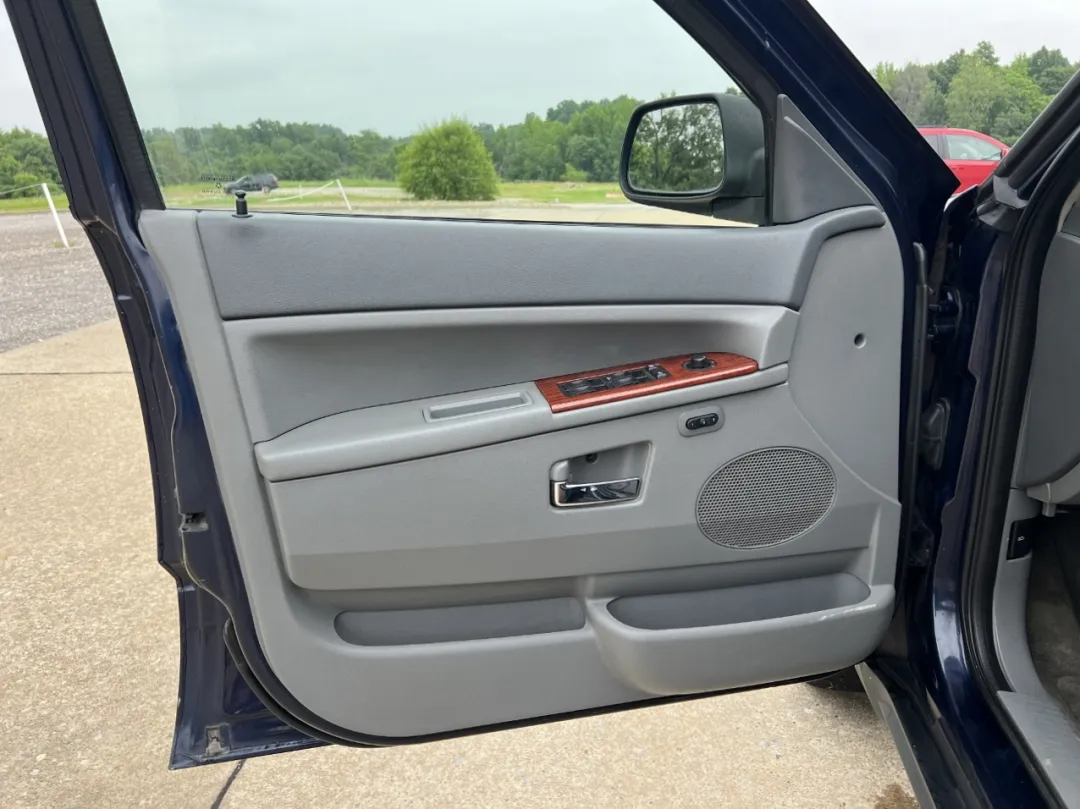 2005 Jeep Grand Cherokee - 1J4HR58275C719547 - Image #16