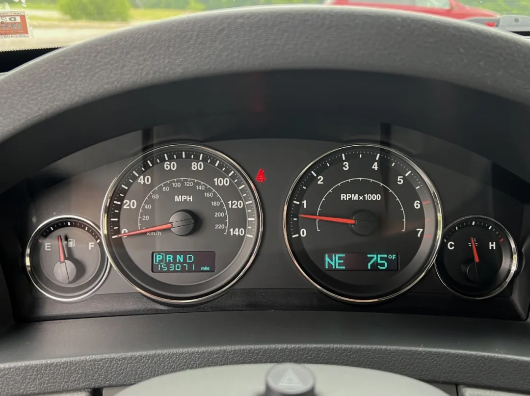 2005 Jeep Grand Cherokee - 1J4HR58275C719547 - Image #2