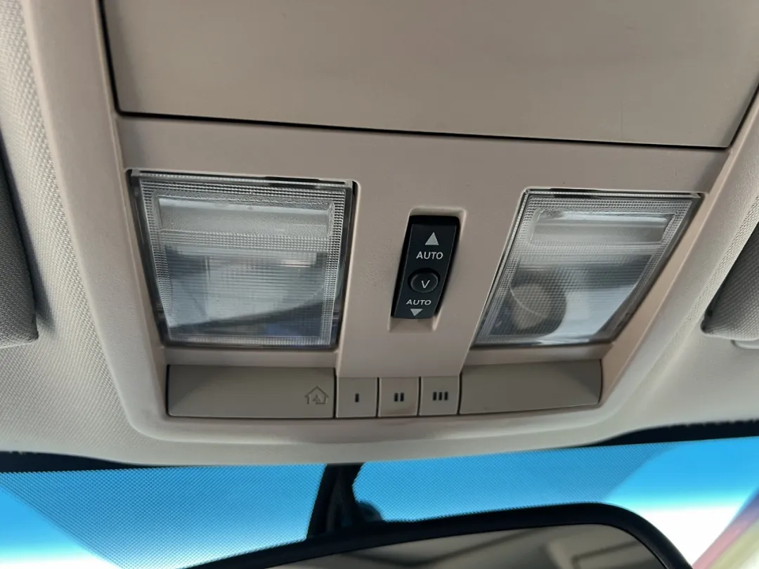 2005 Jeep Grand Cherokee - 1J4HR58275C719547 - Image #32