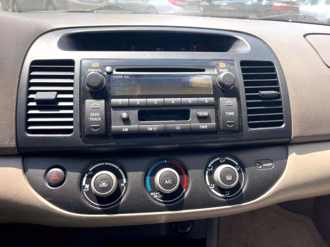 2006 Toyota Camry - 4T1BF32K66U624910 - Image #18