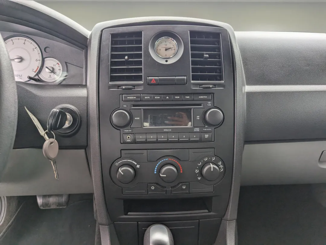 2007 Chrysler 300 - 2C3KA43R67H704396 - Image #15
