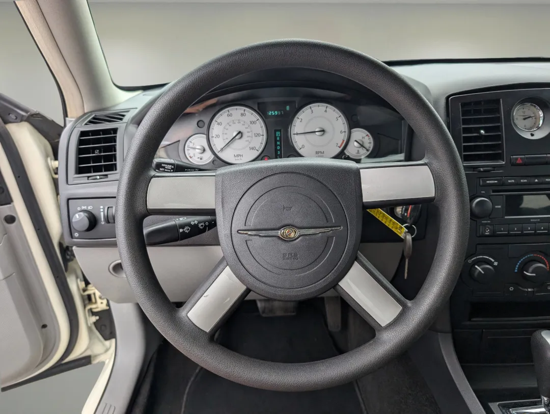 2007 Chrysler 300 - 2C3KA43R67H704396 - Image #16