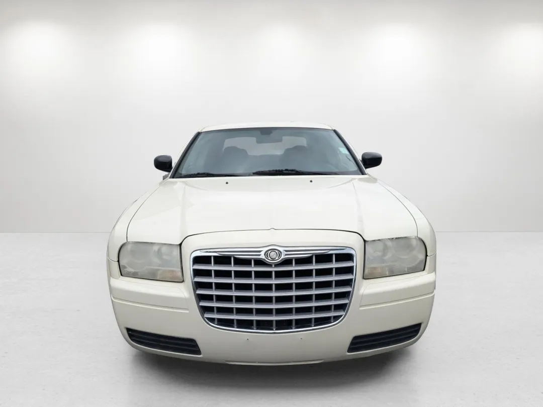 2007 Chrysler 300 - 2C3KA43R67H704396 - Image #2