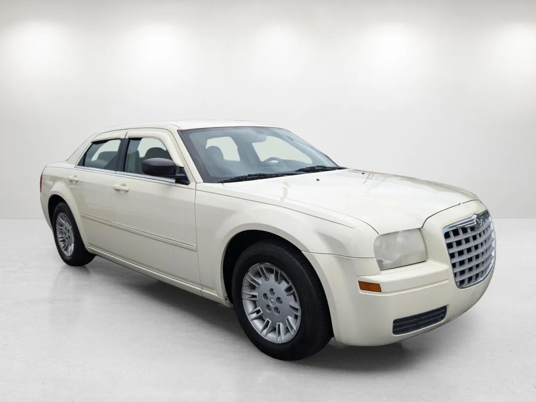 2007 Chrysler 300 - 2C3KA43R67H704396 - Image #3