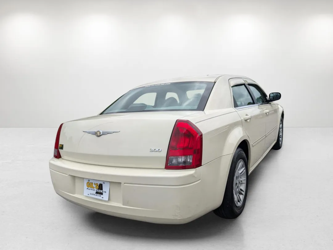 2007 Chrysler 300 - 2C3KA43R67H704396 - Image #5