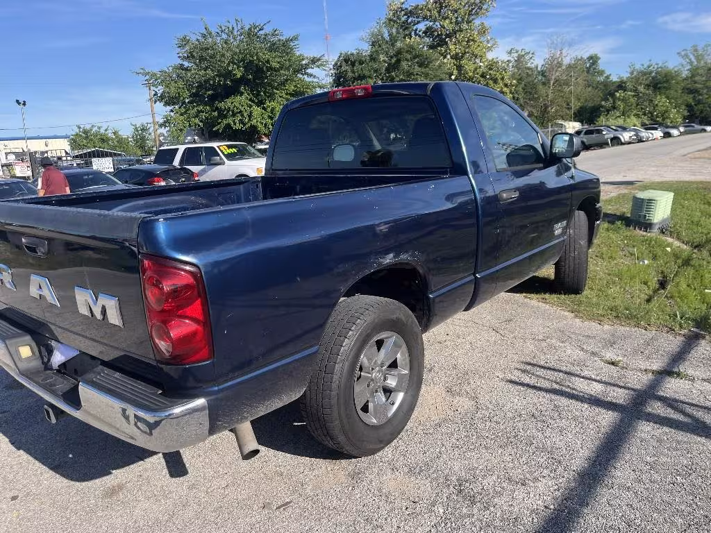 2008 Dodge Ram 1500 - 1D7HA16K68J207745 - Image #3