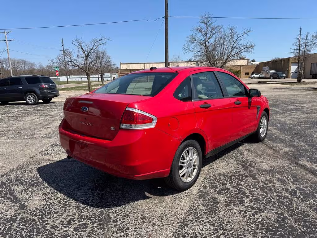 2008 Ford Focus - 1FAHP35N78W250788 - Image #2