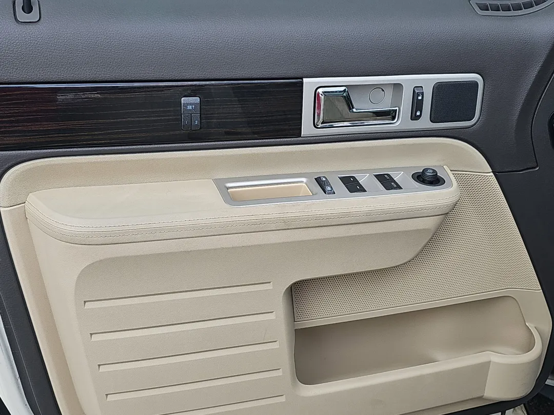 2008 Lincoln MKX - 2LMDU68C88BJ26995 - Image #10