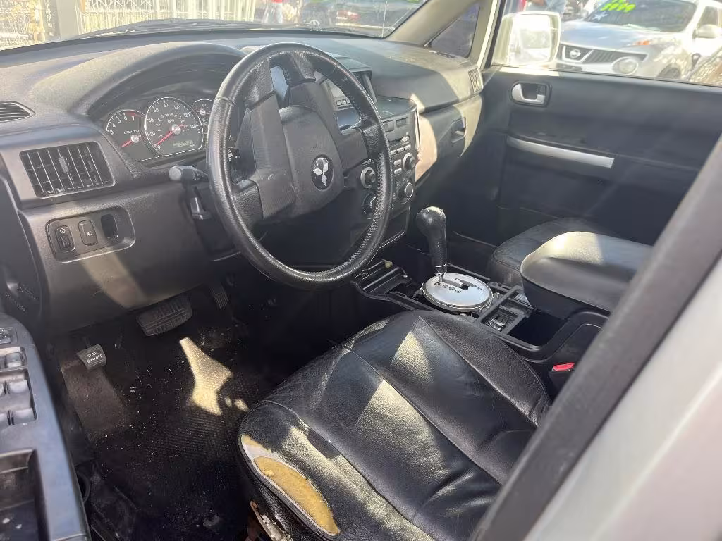 2008 Mitsubishi Endeavor - 4A4MM31S68E032613 - Image #3