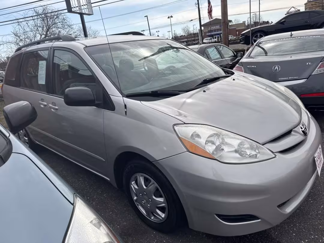 2008 Toyota Sienna - 5TDZK23C98S135134 - Image #4