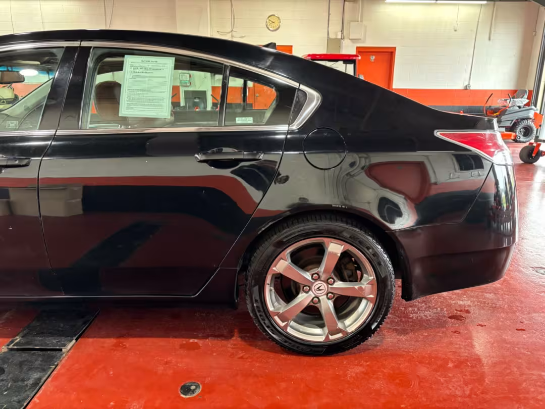 2009 Acura TL - 19UUA96239A005066 - Image #11