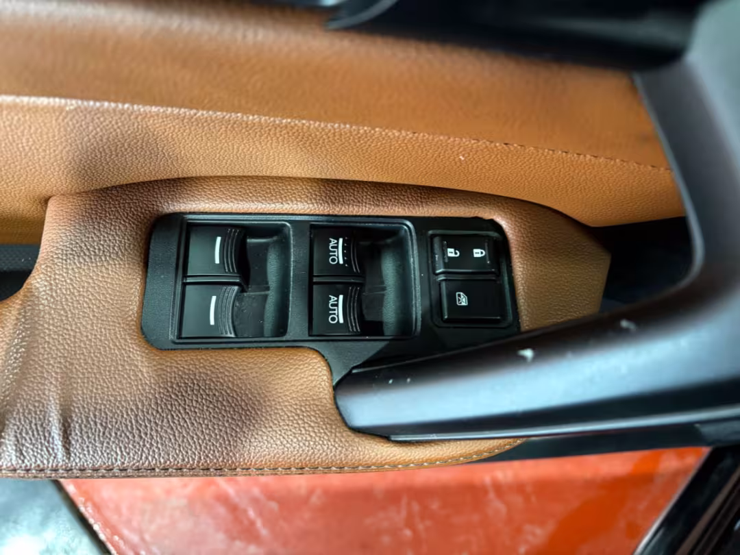 2009 Acura TL - 19UUA96239A005066 - Image #26