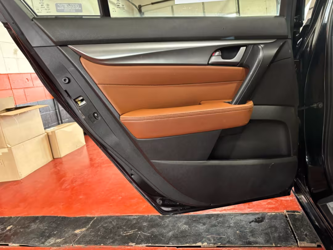 2009 Acura TL - 19UUA96239A005066 - Image #31