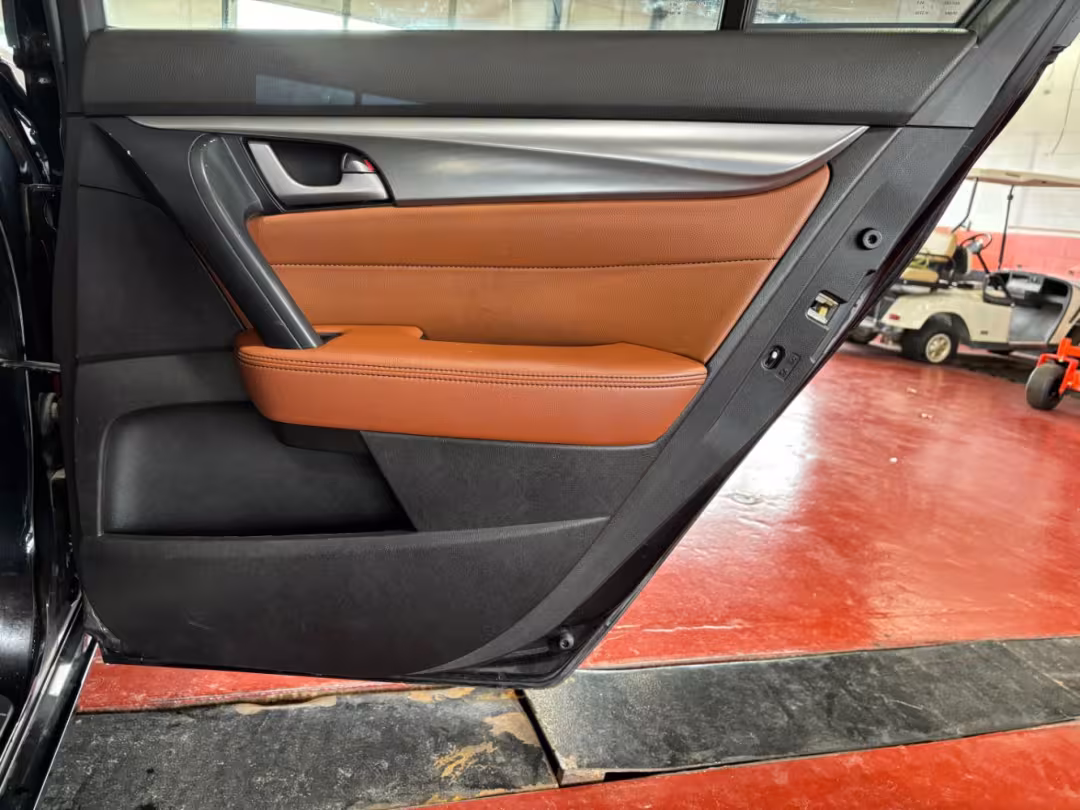 2009 Acura TL - 19UUA96239A005066 - Image #32