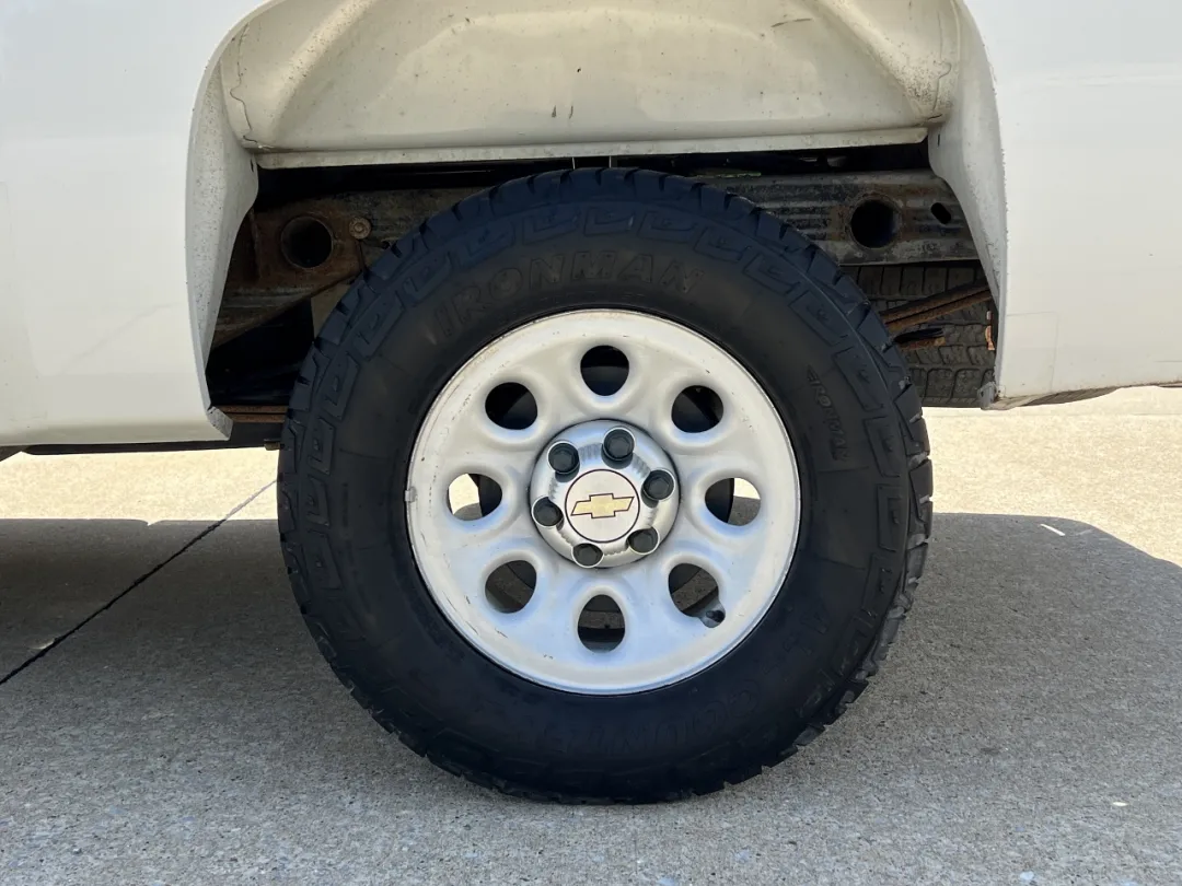 2009 Chevrolet Silverado 1500 - 1GCEC14X49Z194485 - Image #26