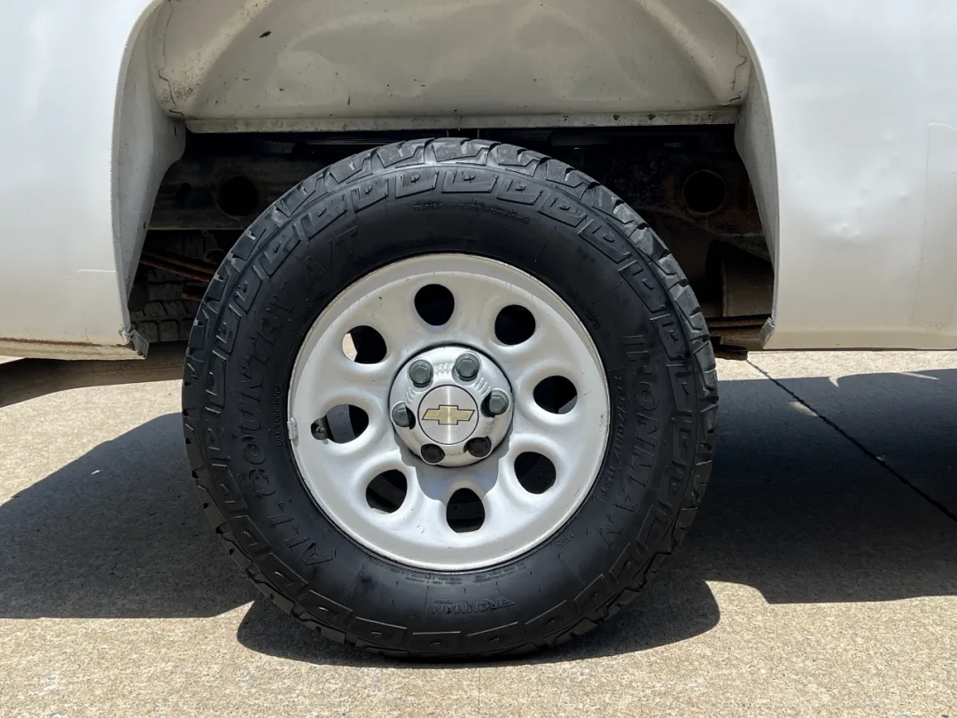 2009 Chevrolet Silverado 1500 - 1GCEC14X49Z194485 - Image #27
