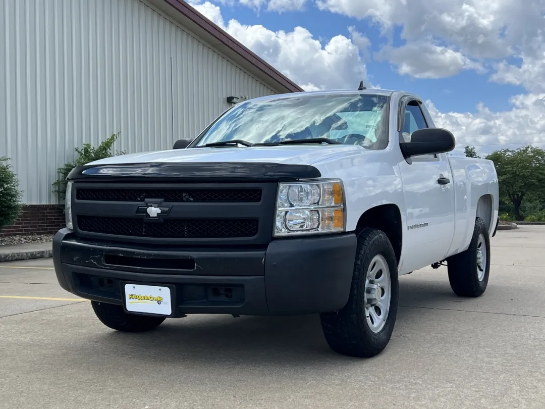 2009 Chevrolet Silverado 1500 - 1GCEC14X49Z194485 - Image #3