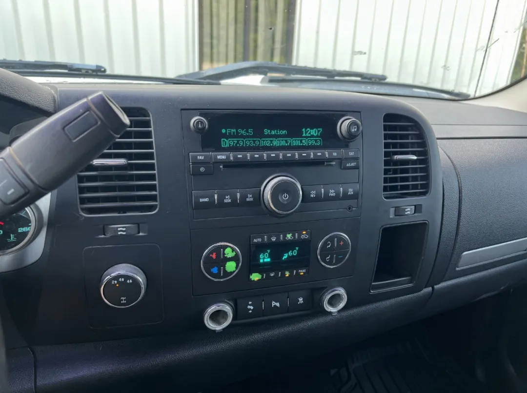 2009 Chevrolet Silverado 2500HD - 1GCHK536X9F127441 - Image #24