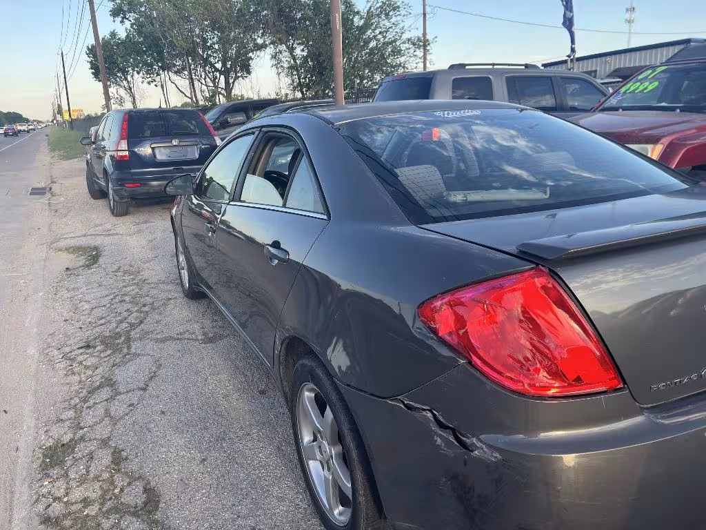 2009 Pontiac G6 - 1G2ZH57N294128247 - Image #4
